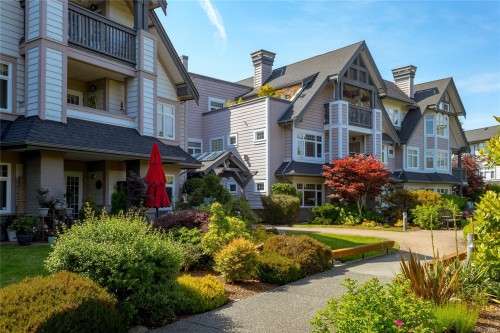 228-4490 Chatterton Way NORTH Saanich, BC V8X 5H7