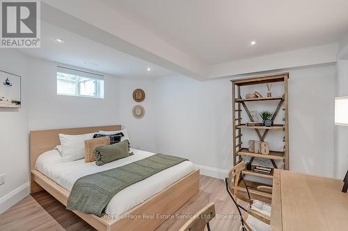 111 Judith Crescent, Hamilton (Ancaster), ON - Indoor Photo Showing Bedroom