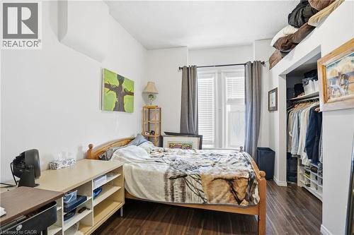 51 Wellington Street N, Hamilton, ON - Indoor Photo Showing Bedroom
