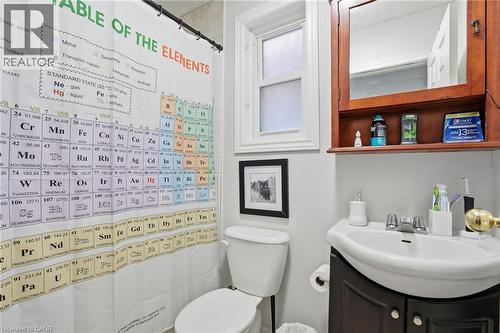 51 Wellington Street N, Hamilton, ON - Indoor Photo Showing Bathroom