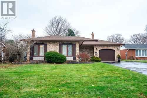 9 ROYAL OAK DRIVE  St. Catharines (Martindale Pond), ON L2N 4B7