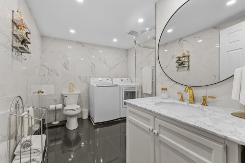 Bathroom - 486 Rue Donatien, Laval (Fabreville), QC - Indoor