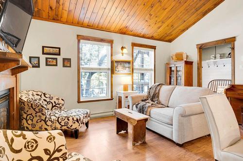 Salon - 111 Ch. De La Forge O., Saint-Adolphe-D'Howard, QC - Indoor Photo Showing Living Room