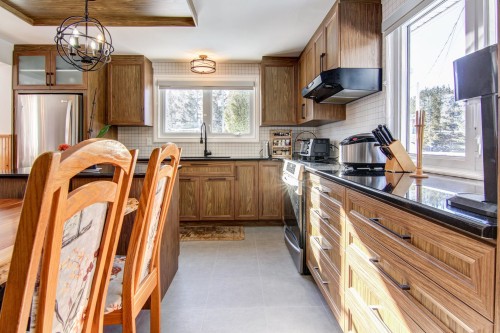 Cuisine - 4465 Ch. De La Rivière-Aux-Sables, Saguenay (Lac-Kénogami), QC - Indoor Photo Showing Kitchen