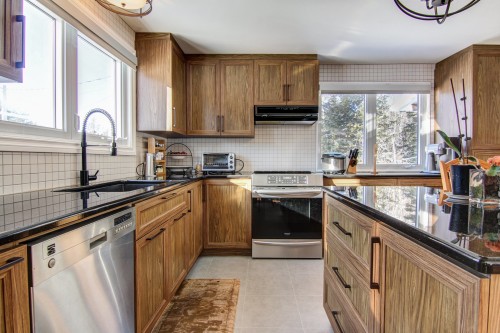 Cuisine - 4465 Ch. De La Rivière-Aux-Sables, Saguenay (Lac-Kénogami), QC - Indoor Photo Showing Kitchen With Double Sink