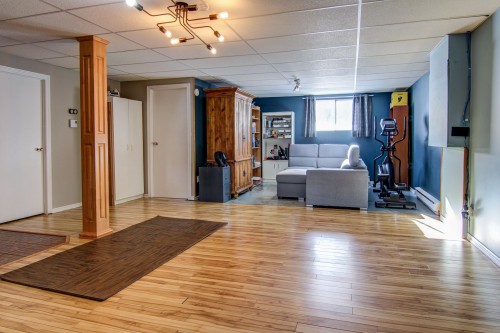 Salle familiale - 4465 Ch. De La Rivière-Aux-Sables, Saguenay (Lac-Kénogami), QC - Indoor