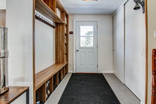 Hall d'entrée/Vestibule - 4465 Ch. De La Rivière-Aux-Sables, Saguenay (Lac-Kénogami), QC - Indoor Photo Showing Other Room