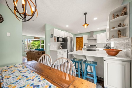 3879 Wavecrest Rd, Campbell River, BC 