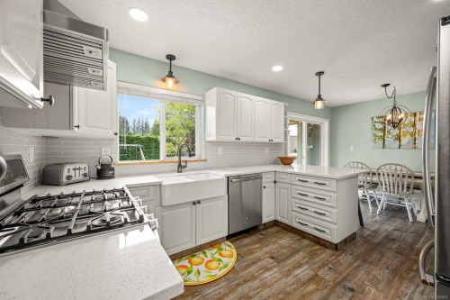 3879 Wavecrest Rd, Campbell River, BC 