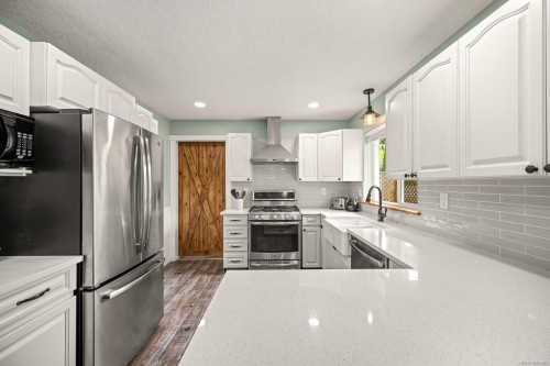 3879 Wavecrest Rd, Campbell River, BC 