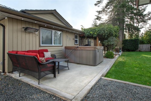 3879 Wavecrest Rd, Campbell River, BC 