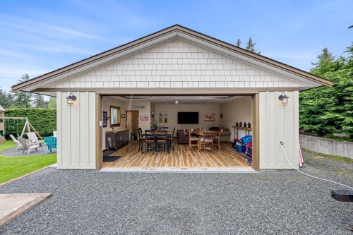 3879 Wavecrest Rd, Campbell River, BC 