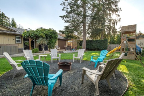 3879 Wavecrest Rd, Campbell River, BC 