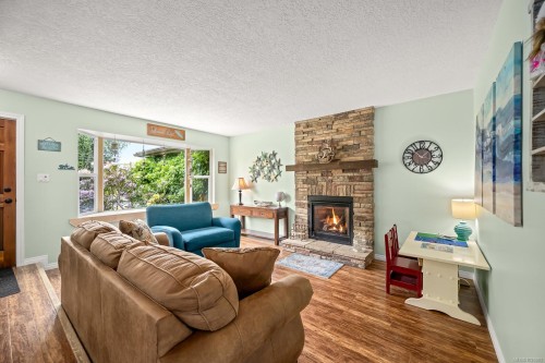 3879 Wavecrest Rd, Campbell River, BC 