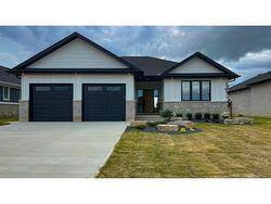 3543 PAUL Crescent  Plympton-Wyoming, ON N0N 1E0