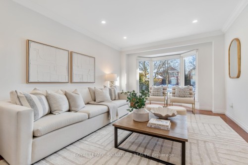 51 Tilman Circle, Markham, ON - Indoor Photo Showing Living Room