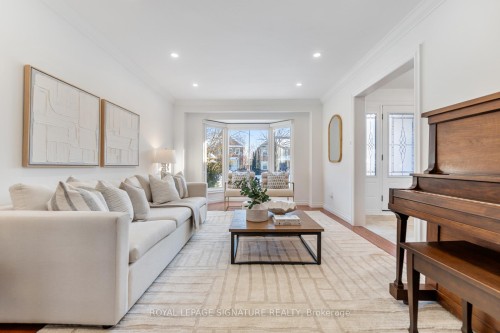51 Tilman Circle, Markham, ON - Indoor Photo Showing Living Room