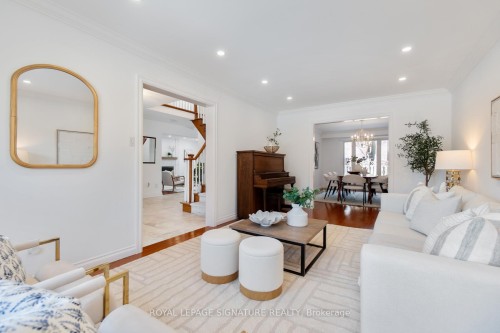 51 Tilman Circle, Markham, ON - Indoor Photo Showing Living Room