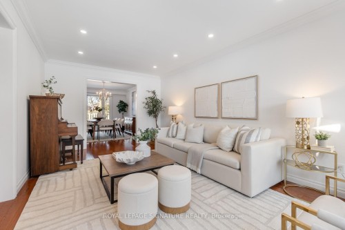 51 Tilman Circle, Markham, ON - Indoor Photo Showing Living Room