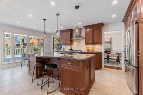 51 Tilman Circle, Markham, ON - Indoor Photo Showing Kitchen With Upgraded Kitchen