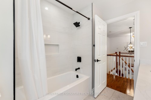 51 Tilman Circle, Markham, ON - Indoor Photo Showing Bathroom