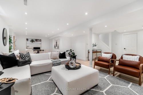 51 Tilman Circle, Markham, ON - Indoor Photo Showing Living Room