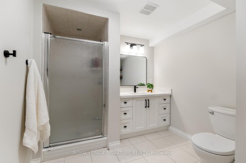 51 Tilman Circle, Markham, ON - Indoor Photo Showing Bathroom