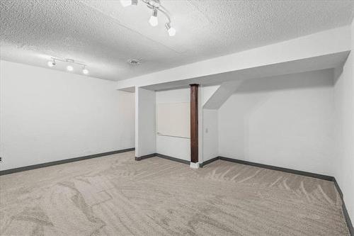 131 Berkshire Bay, Winnipeg, MB 