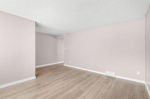 131 Berkshire Bay, Winnipeg, MB 