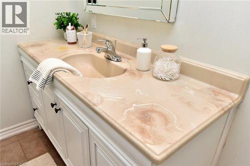 130 Delmar Drive, Hamilton, ON - Indoor Photo Showing Bathroom