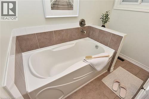 130 Delmar Drive, Hamilton, ON - Indoor Photo Showing Bathroom
