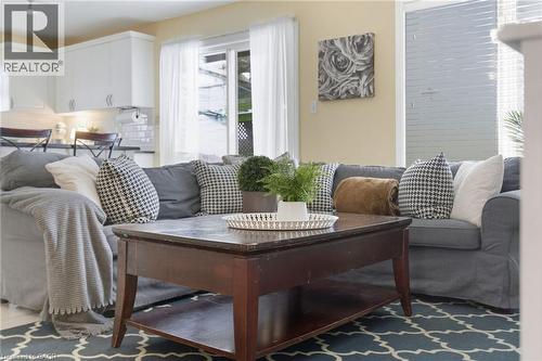 65 Thistlemoor Drive, Caledonia, ON - Indoor Photo Showing Living Room