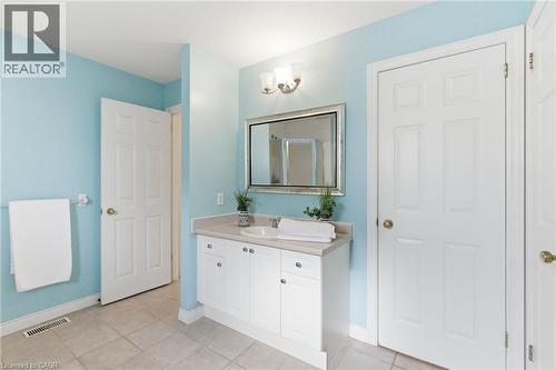 65 Thistlemoor Drive, Caledonia, ON - Indoor Photo Showing Bathroom