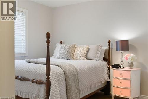 65 Thistlemoor Drive, Caledonia, ON - Indoor Photo Showing Bedroom