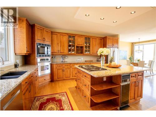 344 Raven Drive, Kelowna, BC - Indoor Photo Showing Kitchen With Double Sink