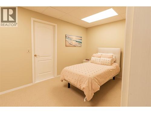 344 Raven Drive, Kelowna, BC - Indoor Photo Showing Bedroom