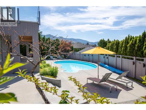 344 Raven Drive, Kelowna, BC - Outdoor With In Ground Pool