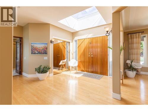 344 Raven Drive, Kelowna, BC - Indoor Photo Showing Other Room