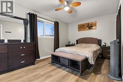 Primary bedroom with ensuite - 