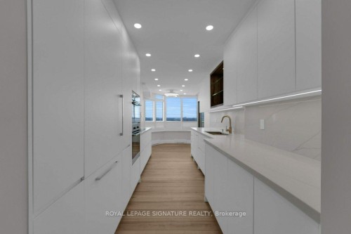 1404-22 Clarissa Drive, Richmond Hill, ON - Indoor