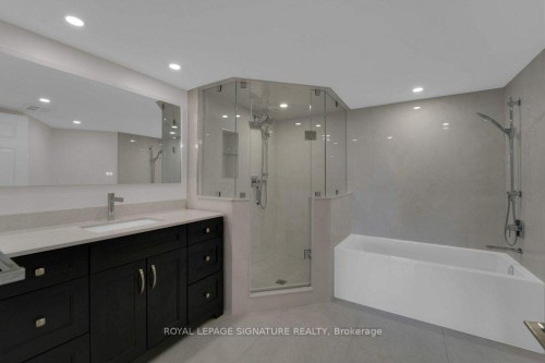 1404-22 Clarissa Drive, Richmond Hill, ON - Indoor Photo Showing Bathroom
