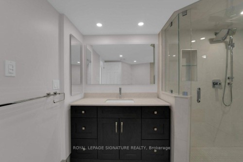 1404-22 Clarissa Drive, Richmond Hill, ON - Indoor Photo Showing Bathroom