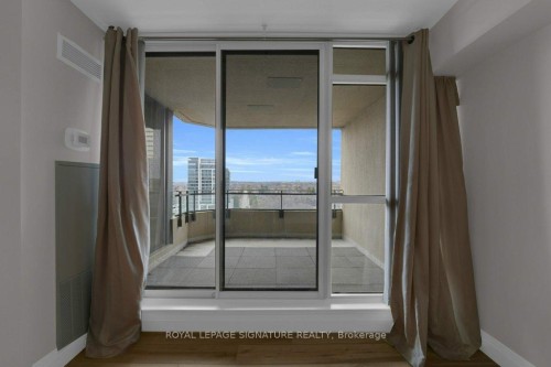 1404-22 Clarissa Drive, Richmond Hill, ON - Indoor Photo Showing Other Room