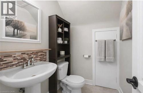 182 East 33Rd Street, Hamilton, ON - Indoor Photo Showing Bathroom