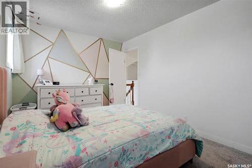 290 Rogers Road, Regina, SK - Indoor Photo Showing Bedroom