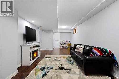 290 Rogers Road, Regina, SK - Indoor Photo Showing Living Room With Fireplace