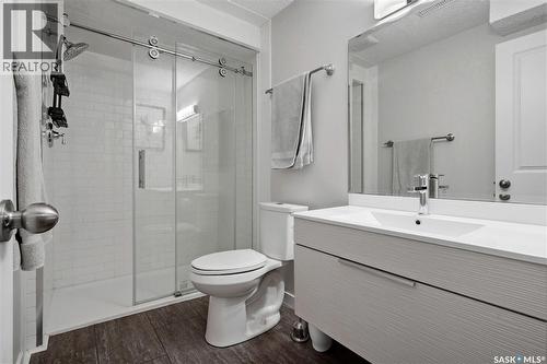 290 Rogers Road, Regina, SK - Indoor Photo Showing Bathroom