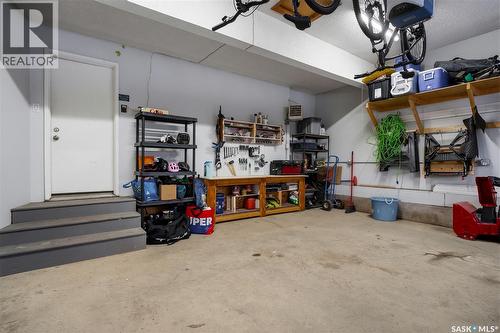 290 Rogers Road, Regina, SK - Indoor Photo Showing Garage
