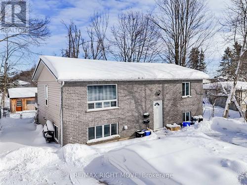 3 LAKEVIEW AVENUE  Orillia, ON L3V 6E6