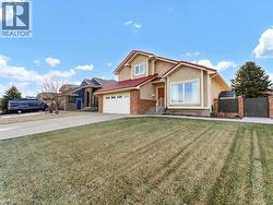 11 Taylor Crescent SE  Medicine Hat, AB T1B 3X5